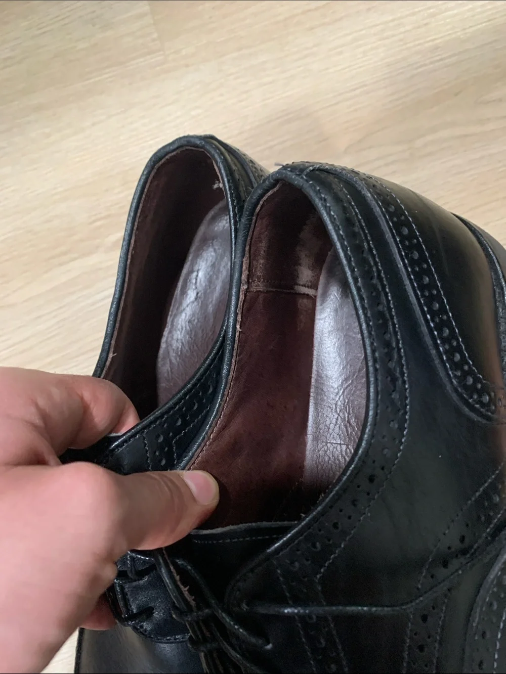 Allen Edmonds-Port Washington- Men's Black Leather Wingtip Derby Shoes - 10.5